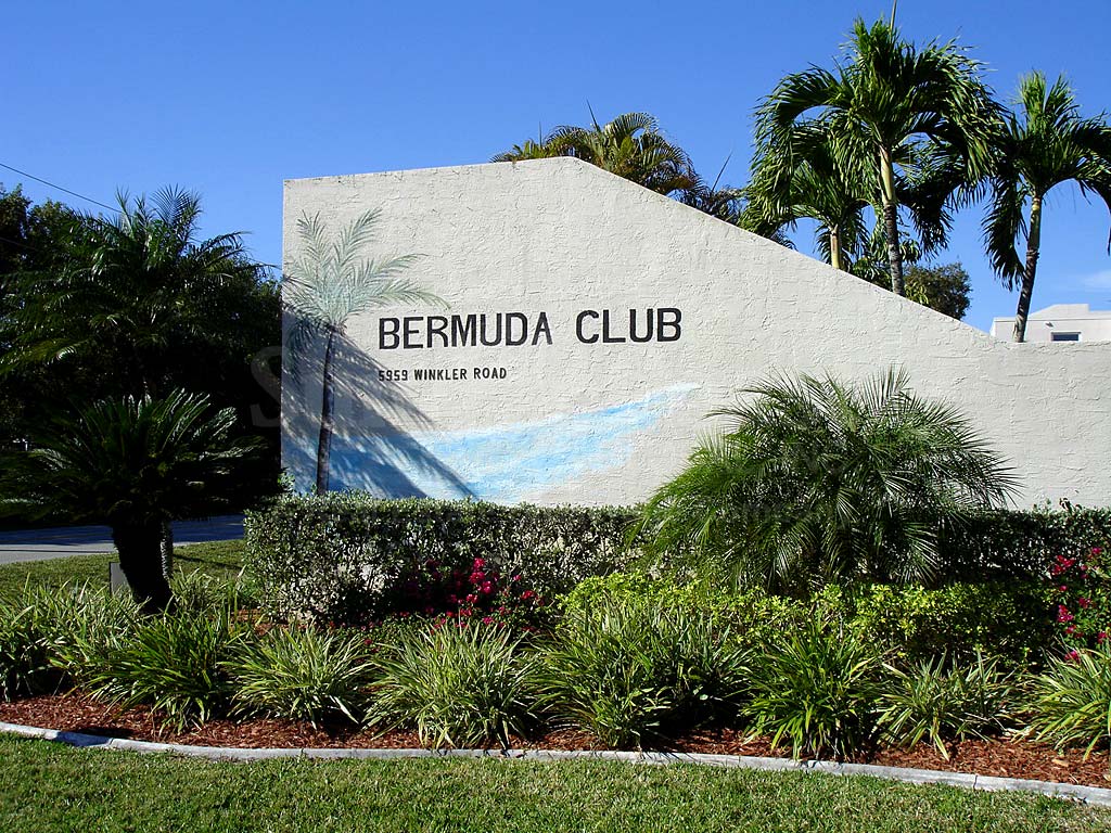 Bermuda Club Signage